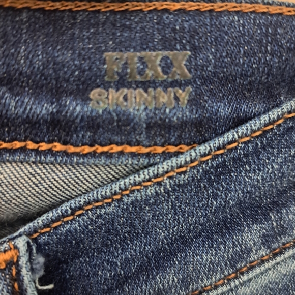 Rock & Republic Denim Fixx Skinny Jeans – Size 6M - Picture 3 of 7